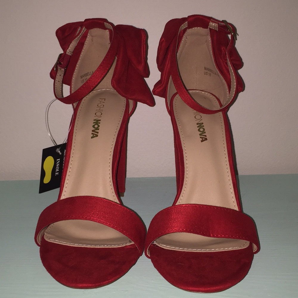 Bow-back heels